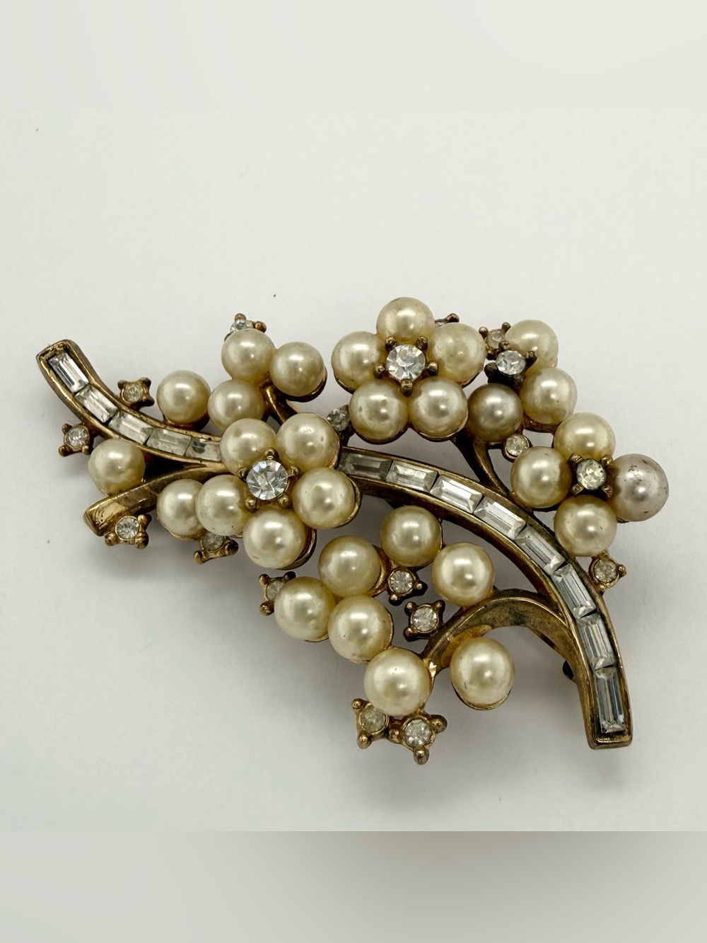 Vintage 1930-1940 Trifari Pearl Rhinestone Crystal Floral Brooch Pin Signed